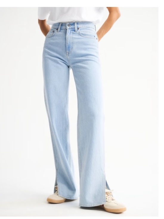 Abercrombie & Fitch Denim - Abercrombie & Fitch 90s High Rise Slim Straight Split Hem Jeans | Light Wash 27